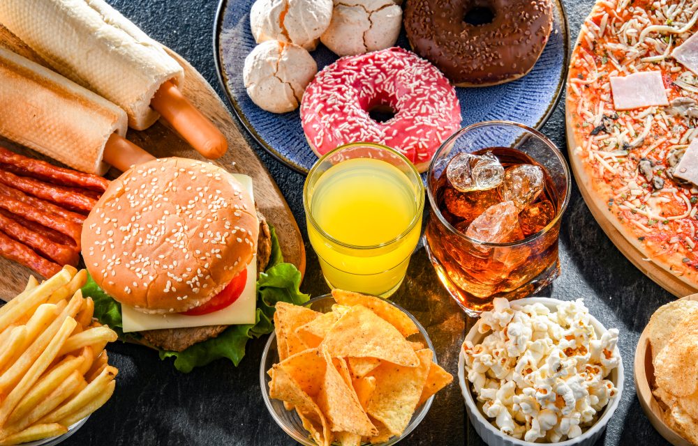 Foods enhancing the risk of cancer. Junk food